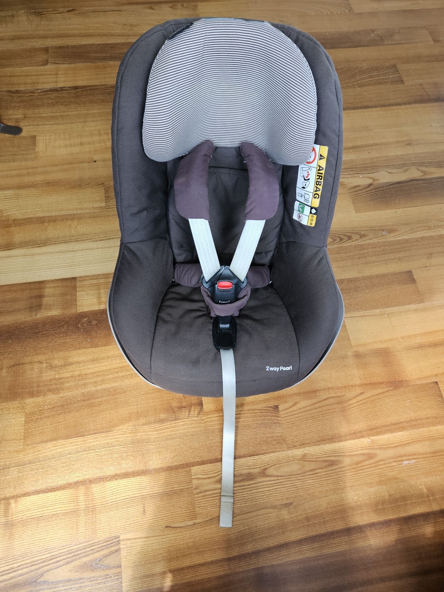 Fotelik Maxi Cosi 2way Pearl z bazą 2way Fix 9-18.5 kg