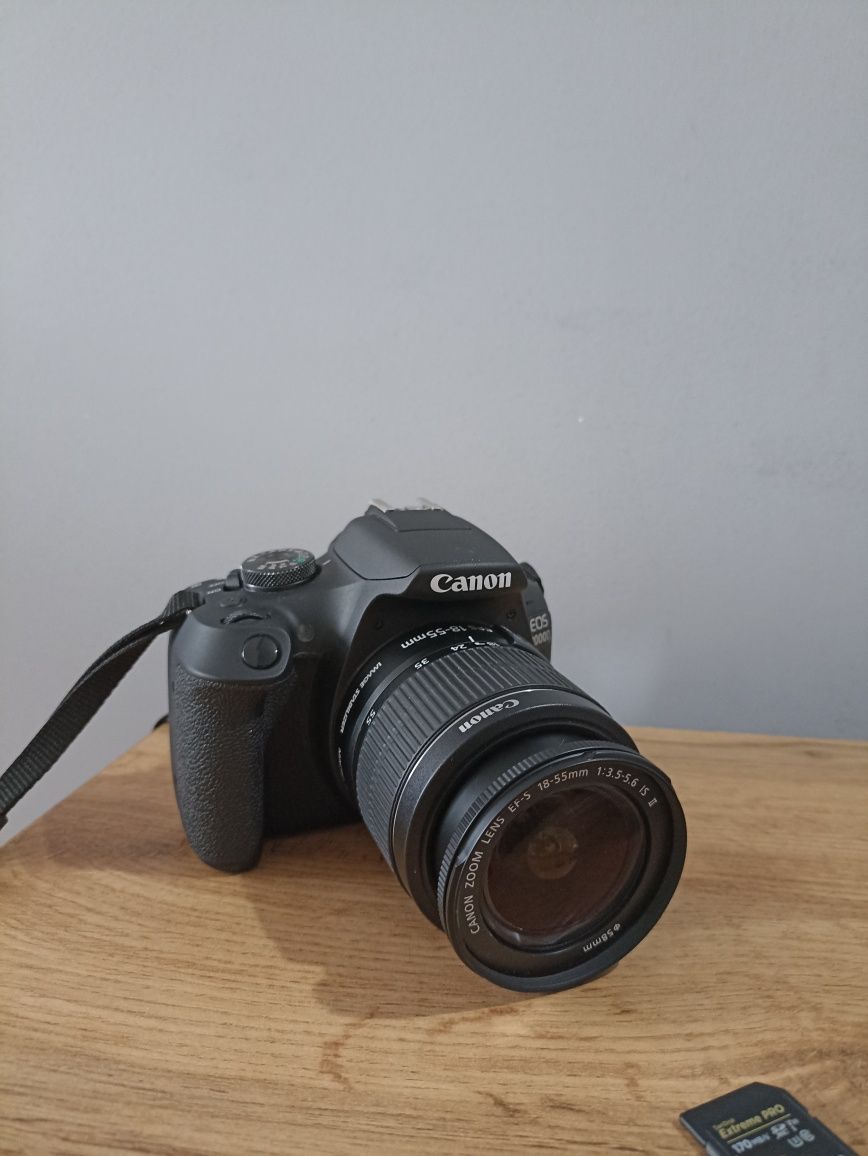 Aparat fotograficzny - lustrzanka  CANON  - EOS 2000D