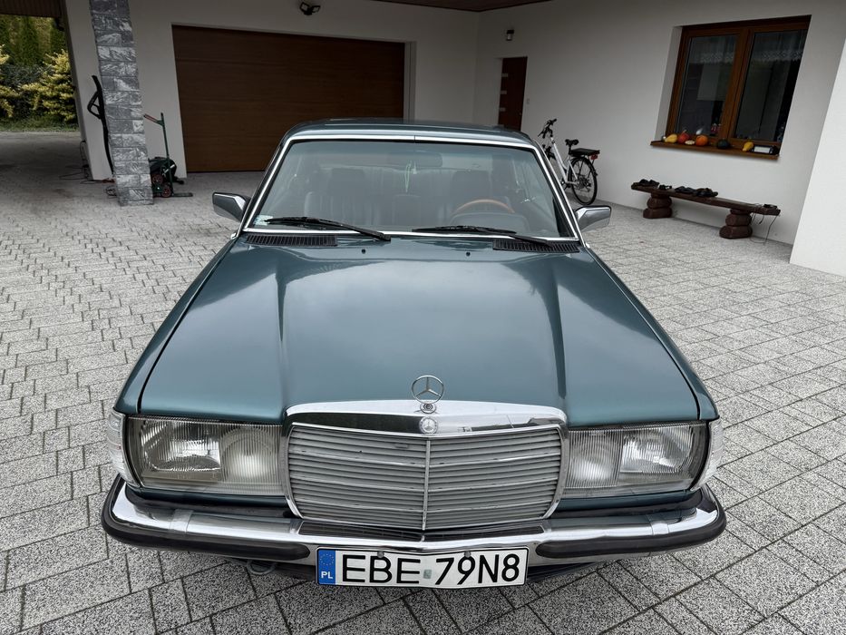 Mercedes W 123 230 CE coupe