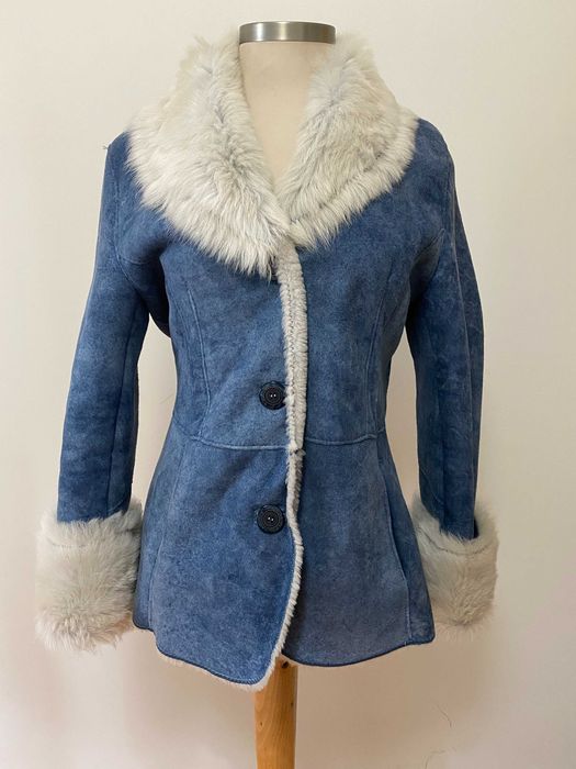 Casaco do couro ovino azul