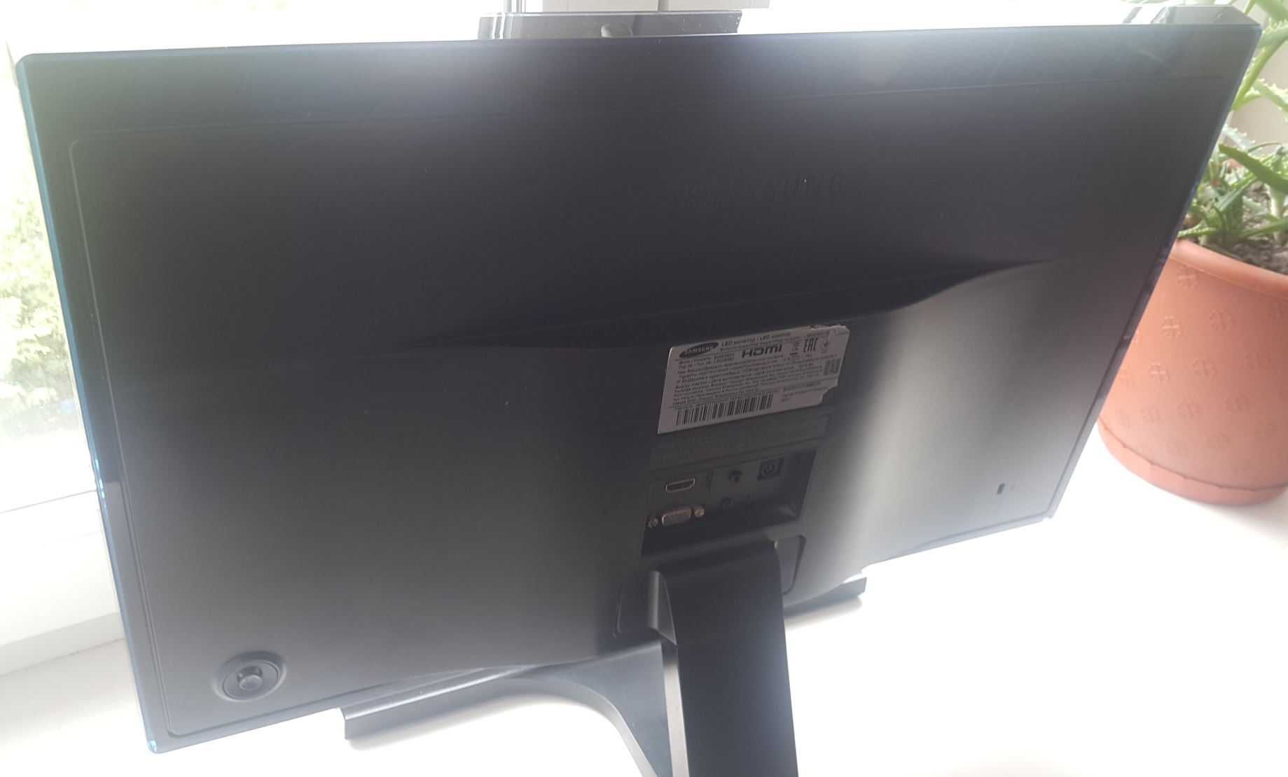 Монитор 21.5" LED PLS, Samsung S22E390H, 1920 x 1080 4 мс, VGA, HDMI