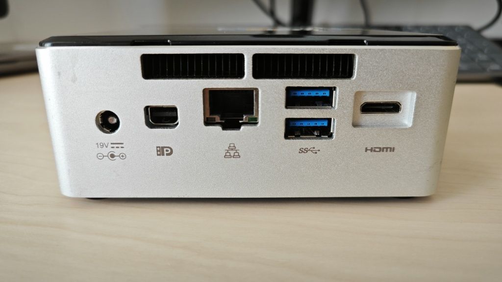 Intel nuc nuc5i5ryh