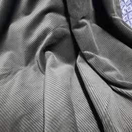 Pedaço de bombazine elástica verde acastanhado *