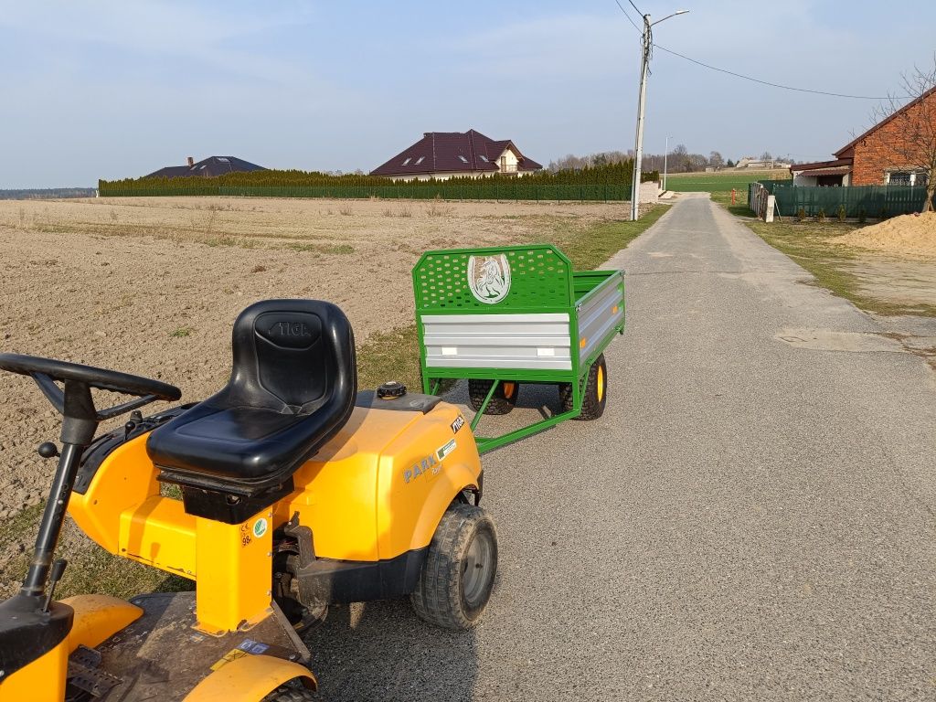 Przyczepka do kosiarki traktorka
