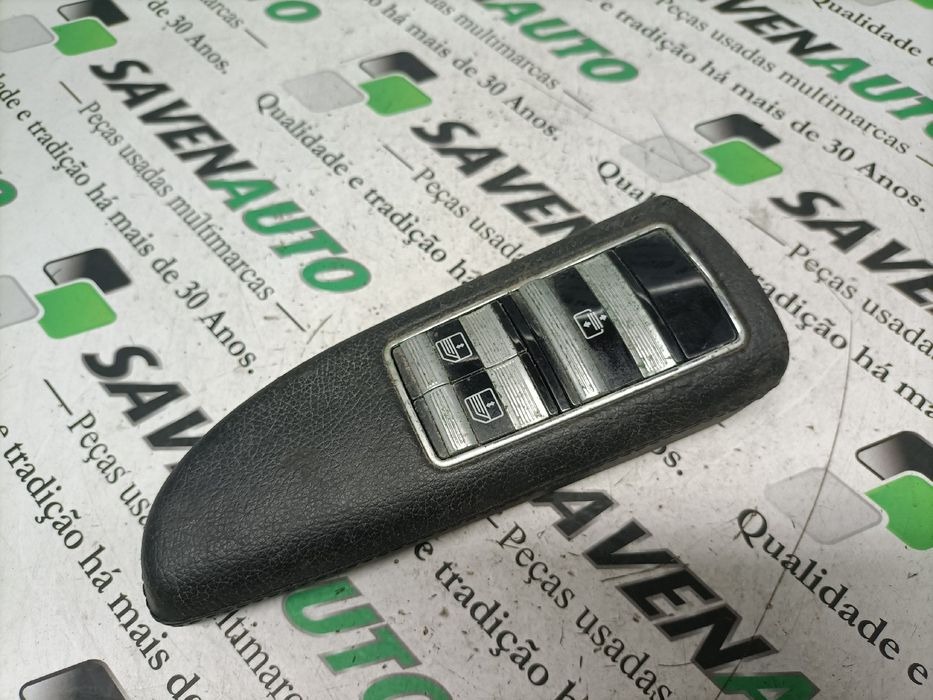 Comando / botão / interruptor vidros frente direito MERCEDES-BENZ Clas