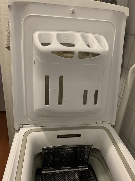 Продам пральну машинку Whirlpool