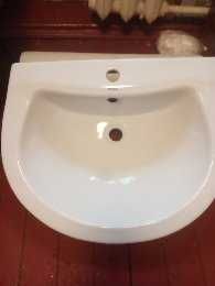 умывальник с пьедисталом и смесителем