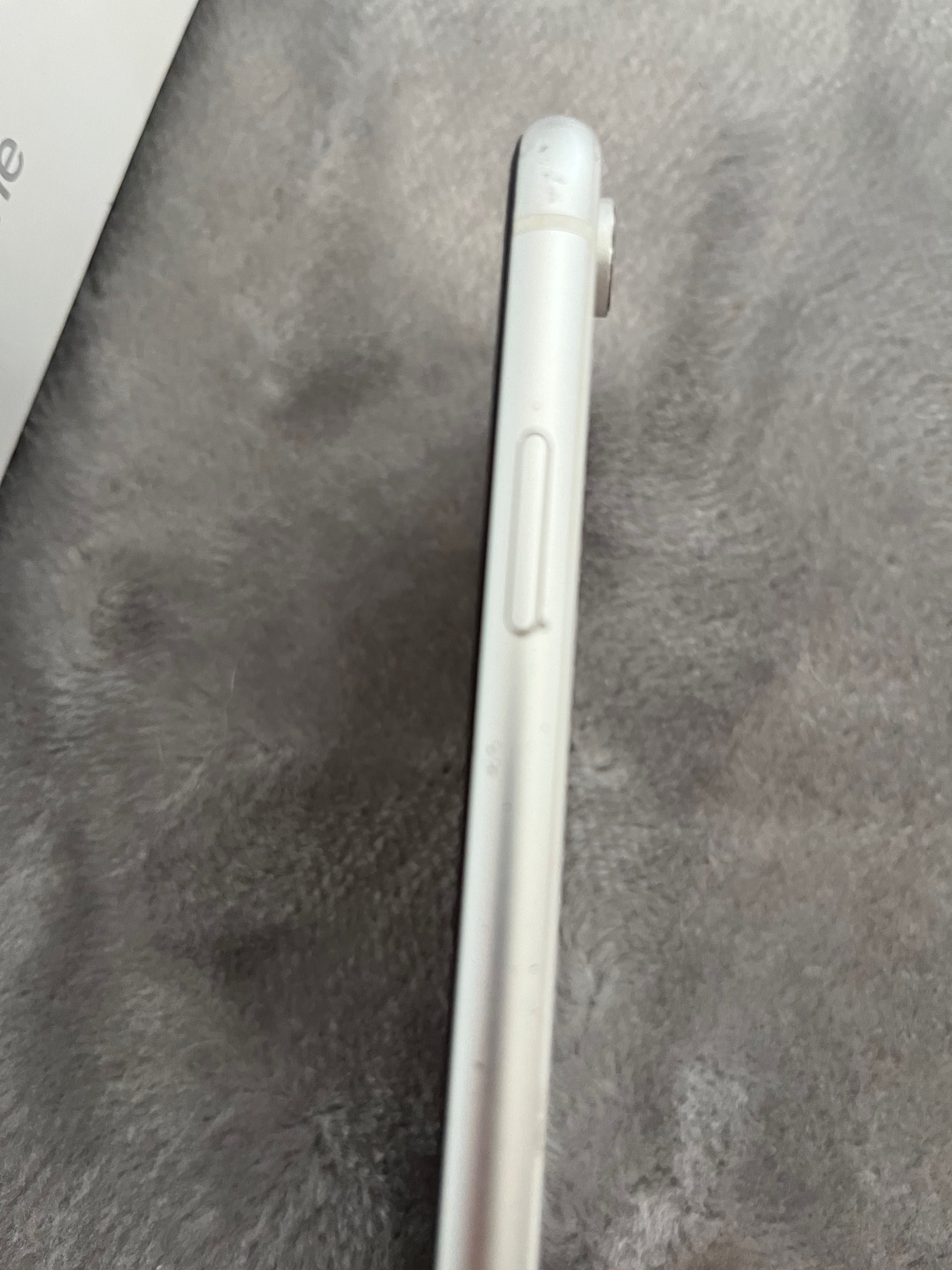 Iphone XR w dobrym stanie