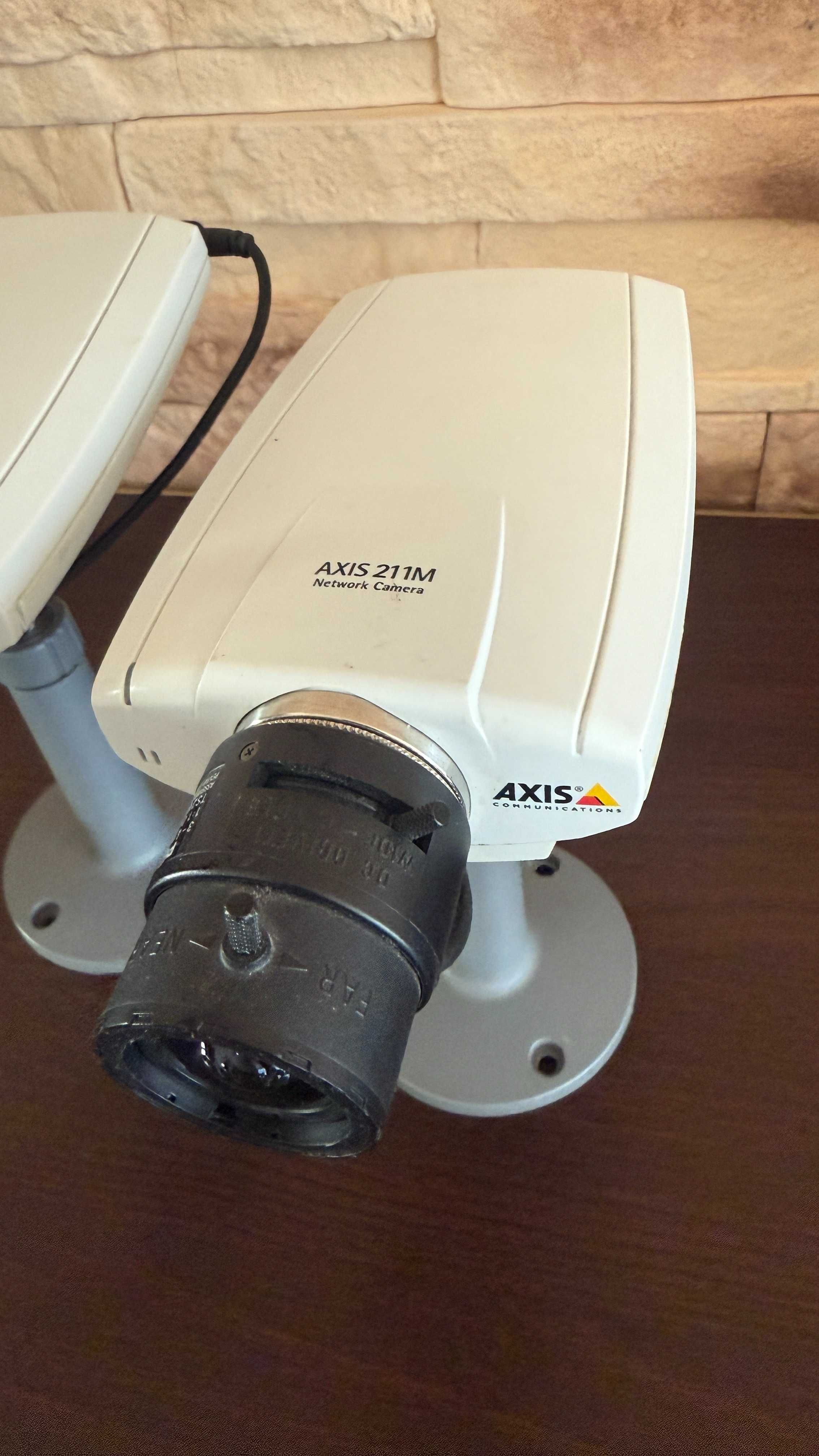 Kamery IP AXIS 211M i 211A - dwie kamery