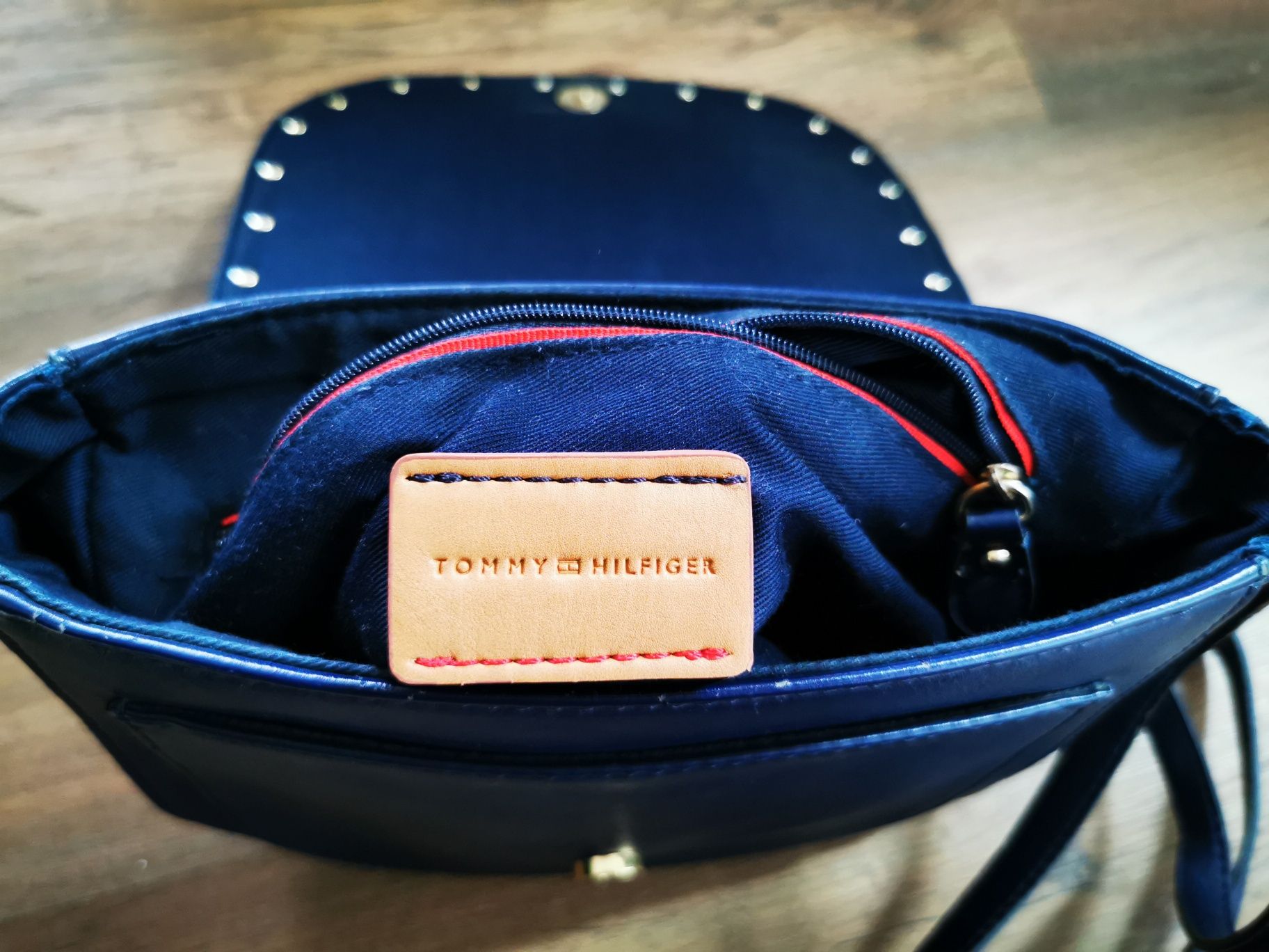 Granatowa torebka Tommy hilfiger