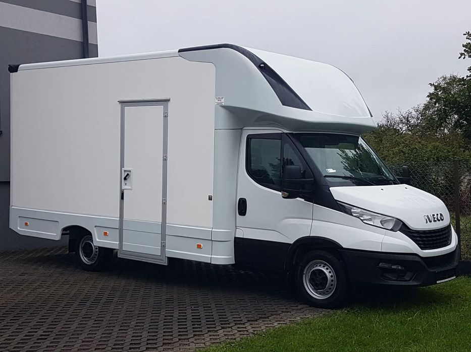 Iveco DAILY KONTENER NISKOPODŁOGOWY 4,43x2,23x2,42 SKLEP FOODTRUCK BAR KLIMA KONIOWÓZ KAMPER  Kontener Niskopodłogowy 4,43x2,23x2,42 Sklep Kamper Foodtruck Bar AC