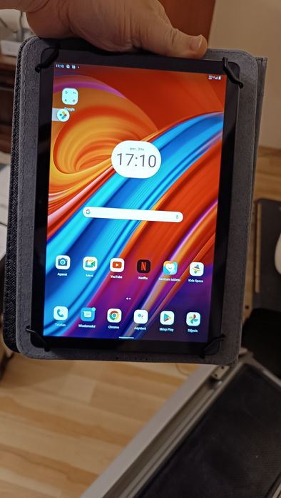 Tablet Lenovo M10 3gen plus etui, jak nowy