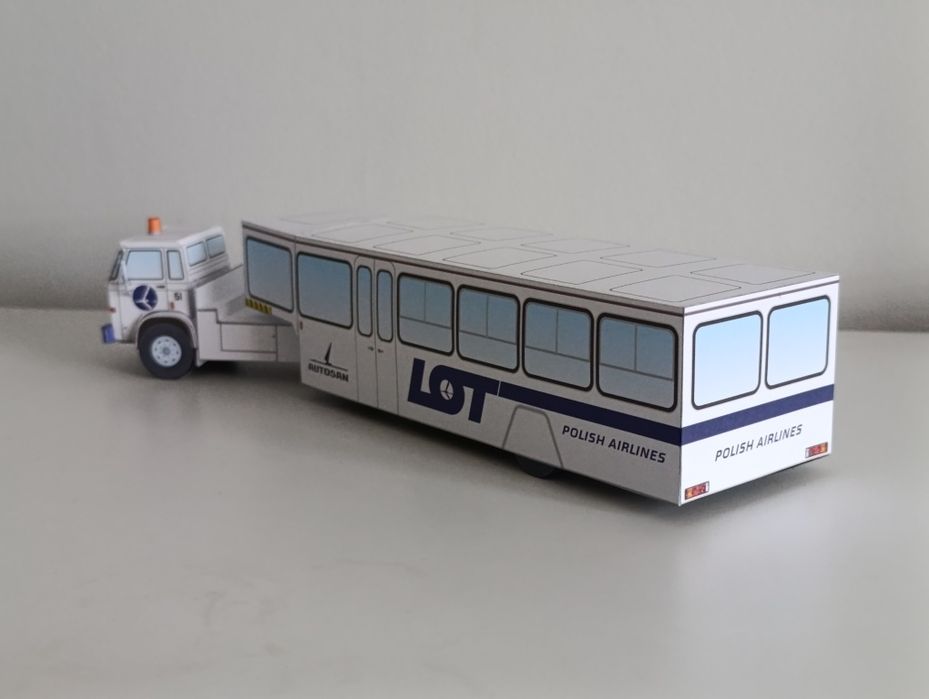 Star C-200 Autosan skala 1:50 lotnisko samolot. Zabawka PLL LOT ciężar