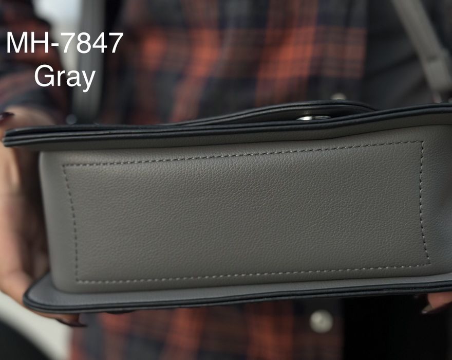 Стильна сумочка в сірому кольорі