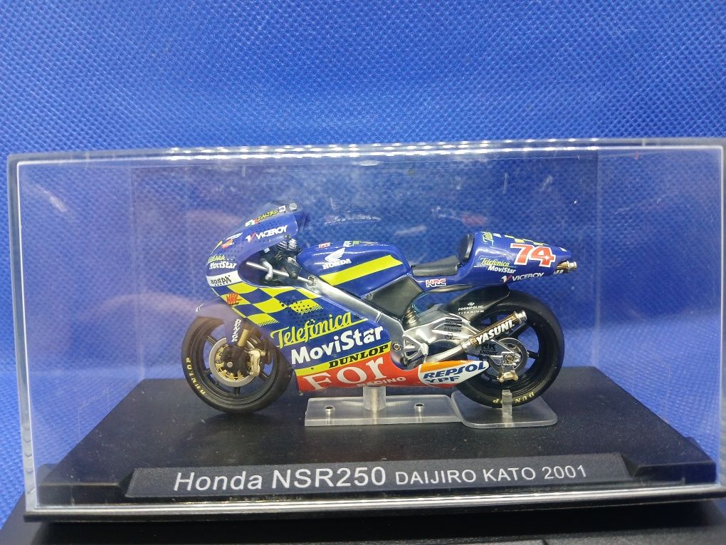 Miniaturas  de Moto GP  escala 1:23 8 Modelos diferentes
