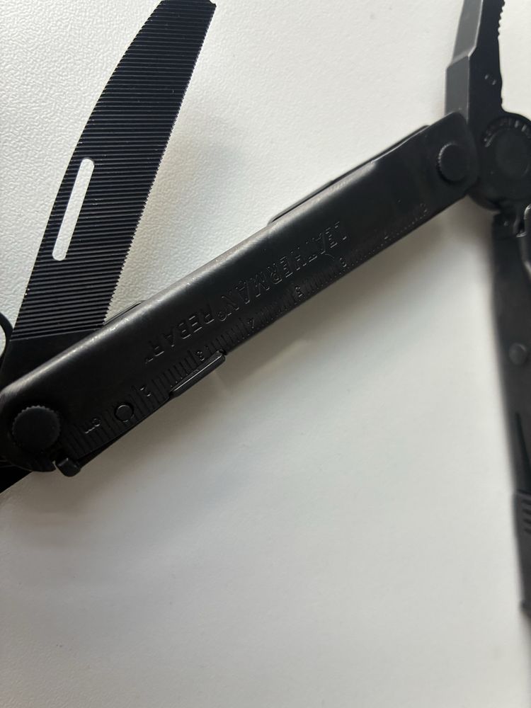 Multitool scyzoryk szczypce Leatherman Rebar Black czarny + kabura