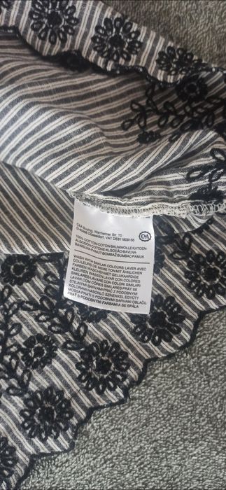 Bluzka top na ramiączkach w paski z haftem w delikatne kwiaty XS C&A