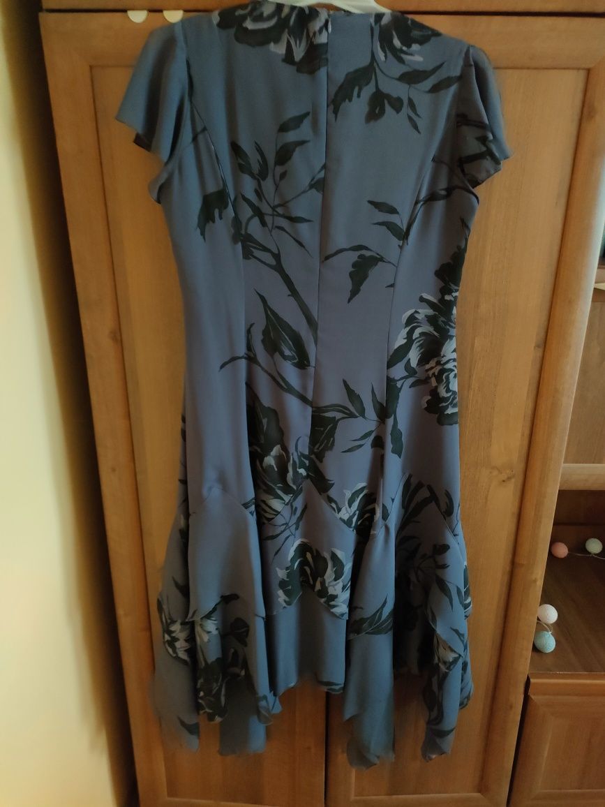 Fioletowa sukienka w kwiaty r. 40