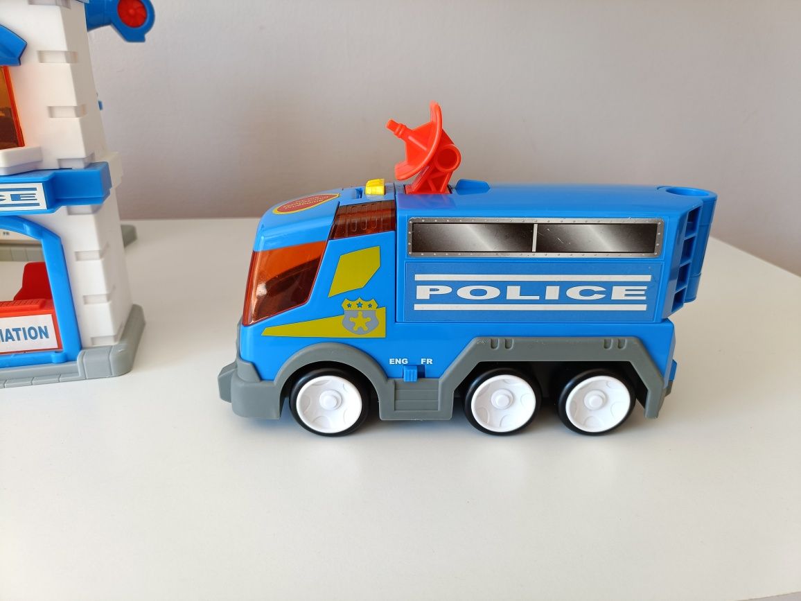 Policja zestaw interaktywny posterunek, więzienie, rozkładane auto.