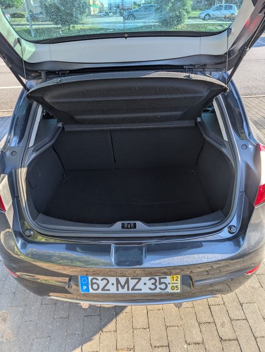 Renault Megane cinzento