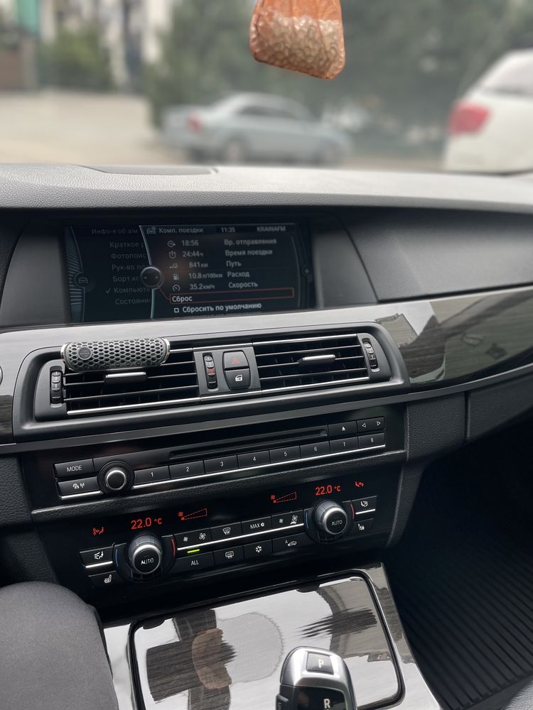 BMW-5 F10 523I.