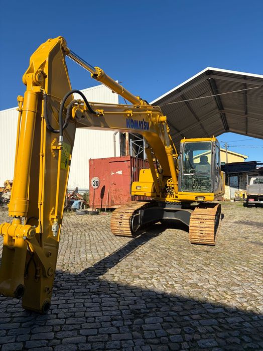 Escavadora Komatsu
