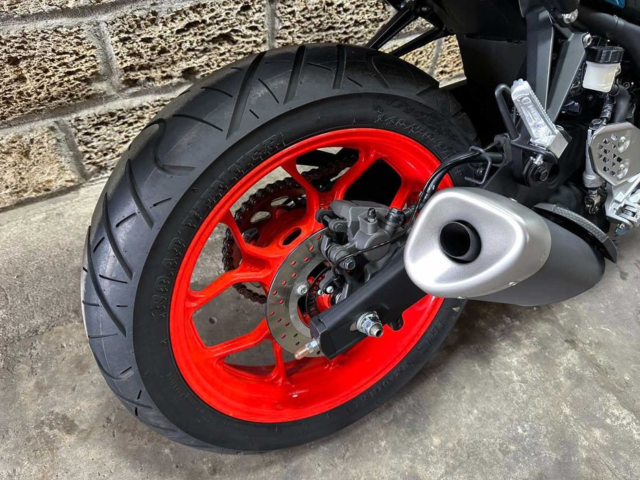 Yamaha R-25 з Японіі