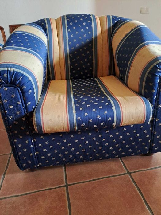 Poltrona em tecido / Sofá individual