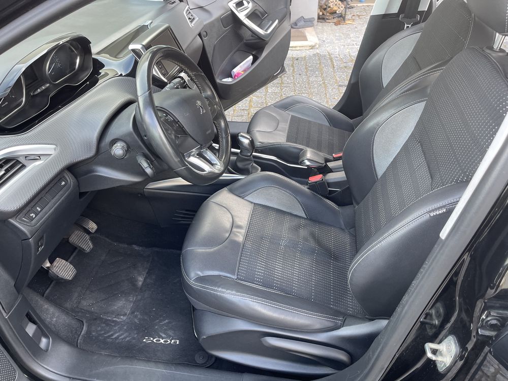 Peugeot 2008 1.2 PureTech Allure