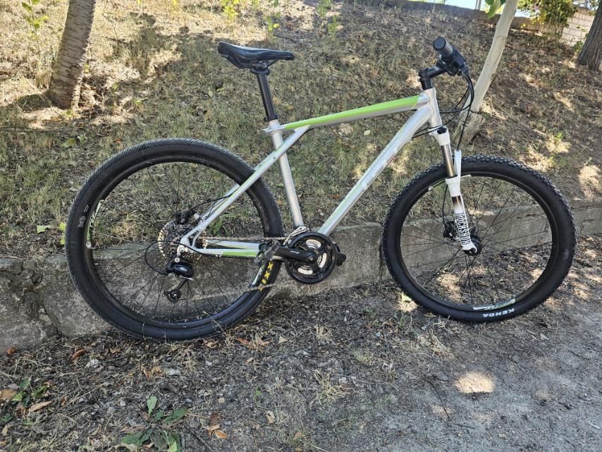 GT на RockShox та дисковой гидравліці велосипед