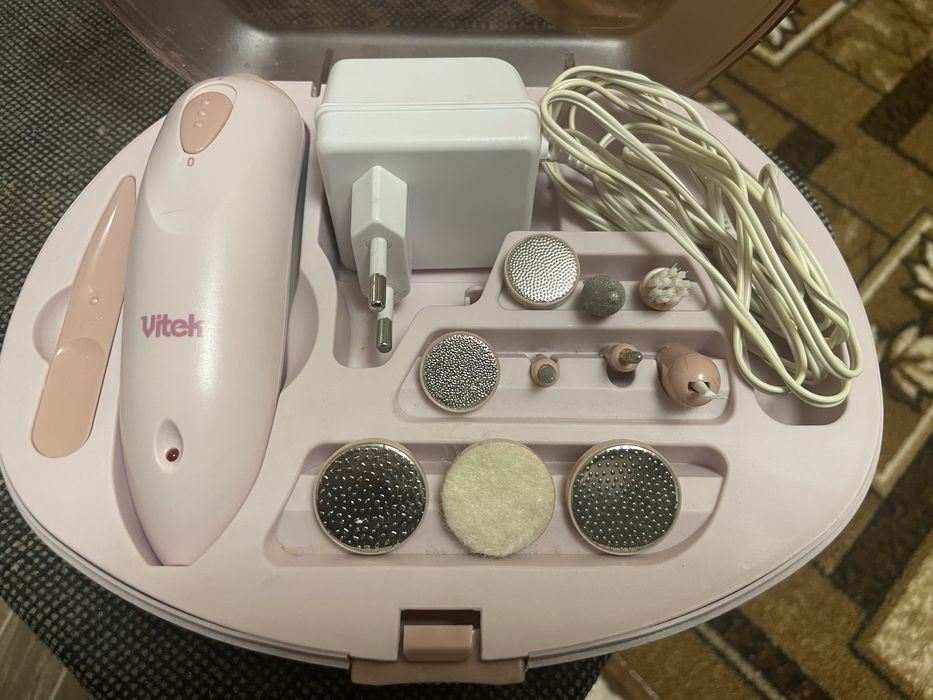 Набір для манікюру та педикюру Vitek