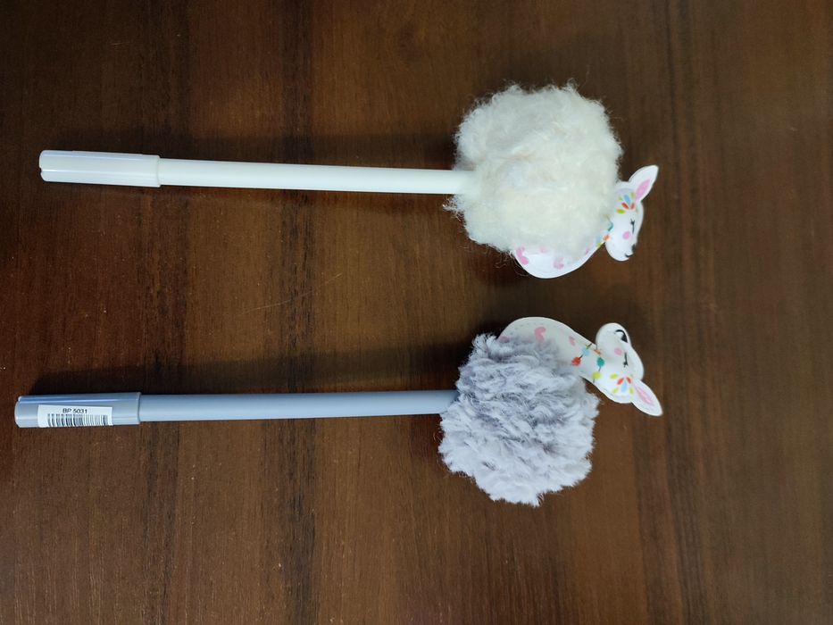 Пенал та папки + мякенькі ручки і маркери