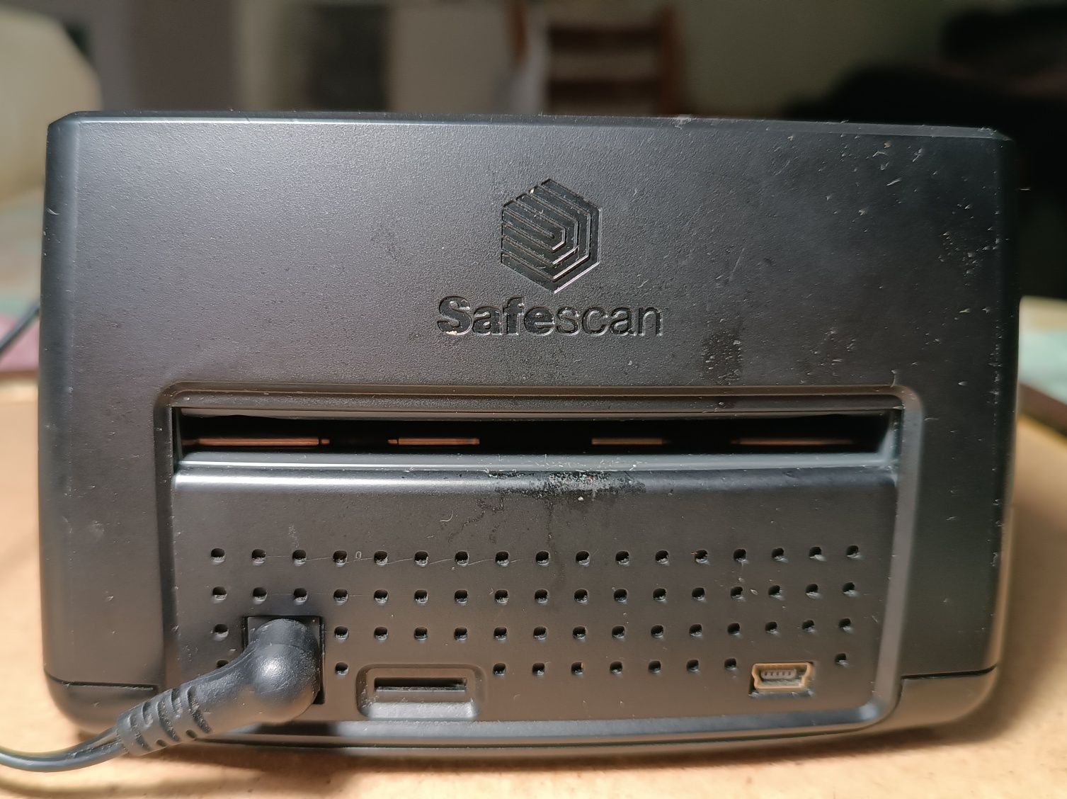 Детектор фальшивых банкнот SAFESCAN 155-S