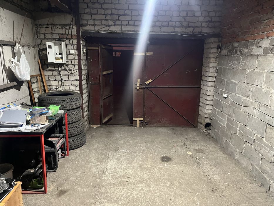 Продам гараж на Владислава Зубенка