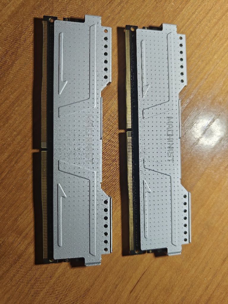 Pamięć RAM DDR4 16 GB 2x8 GB 3200 MHz