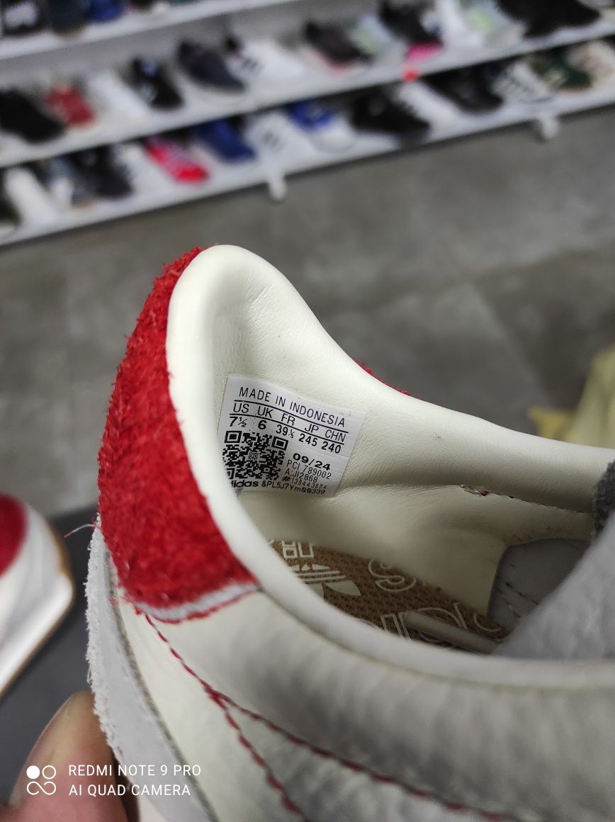 ОРИГІНАЛ 100% Кросівки Adidas Country OG Off White Scarlet Men's - JI2