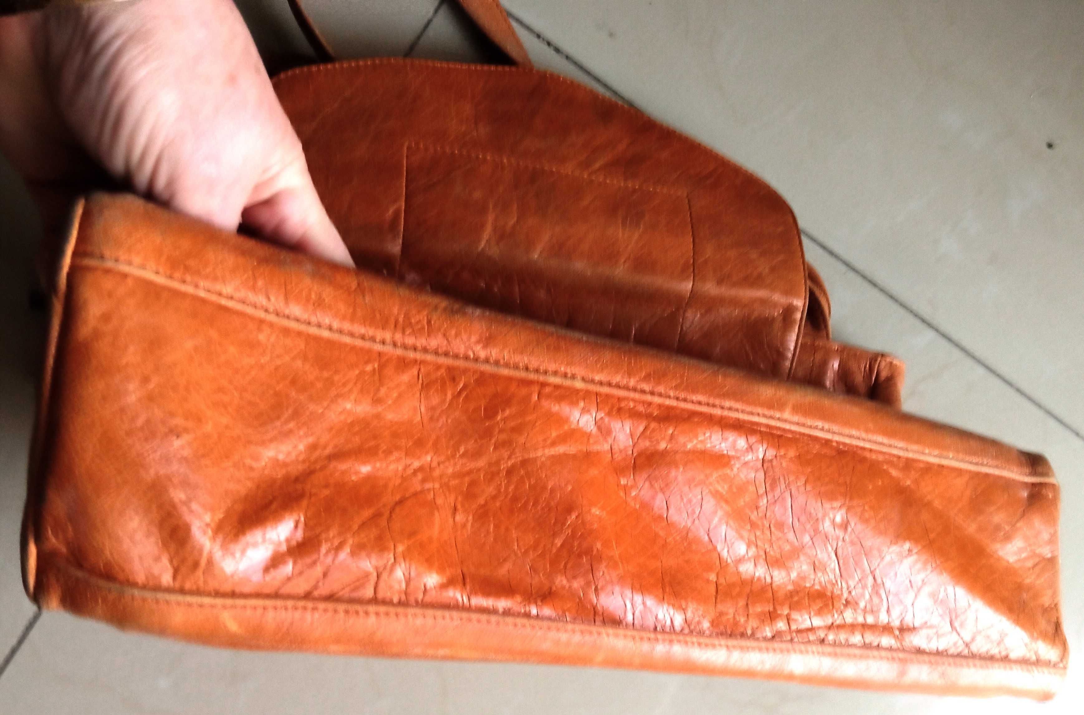 MC z pegazem torebka karmelowa skóra naturalna kamel koniak 38x19 cm
