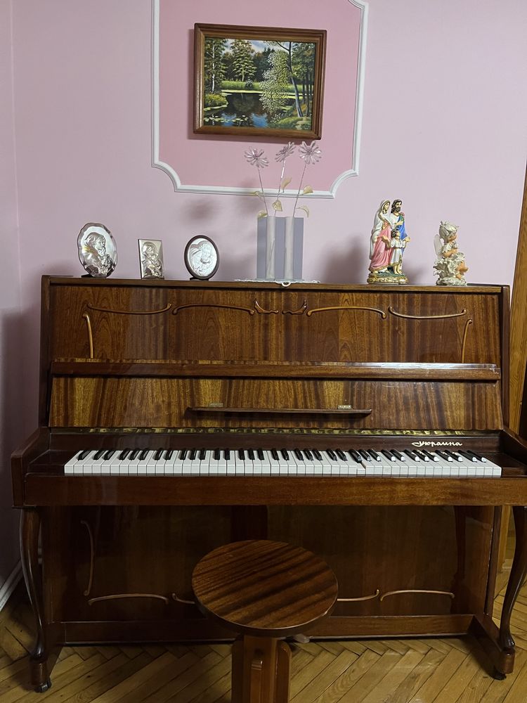Піаніно, назва «україна»