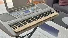 Yamaha 5 oktaw pełnowymiarowa klawiatura statyw 61 klawiszy MIDI