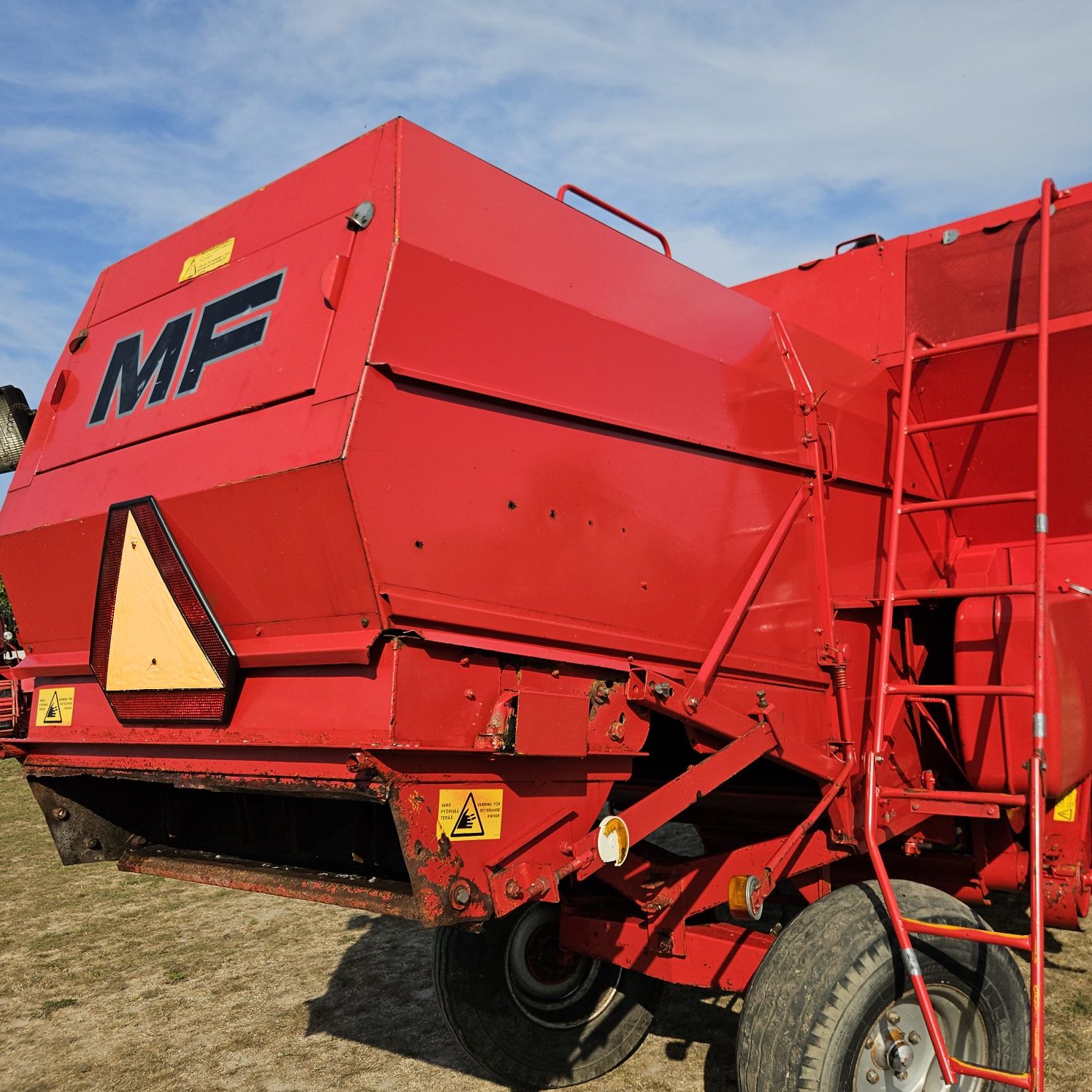 Комбайн Massey ferguson 20 з Фінляндії