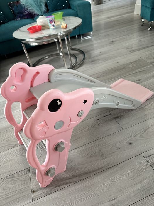 Zjeżdzalnia różowa