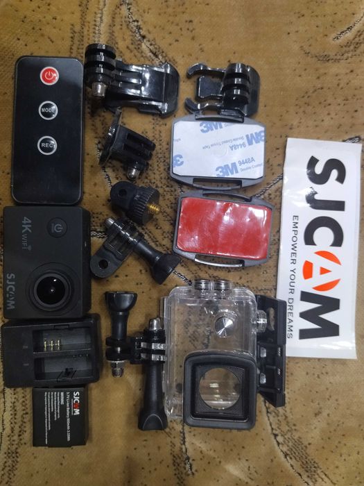 Экшн-видеокамера SJCAM SJ4000 WiFi 4K + доп. зарядка, аккумулятор
