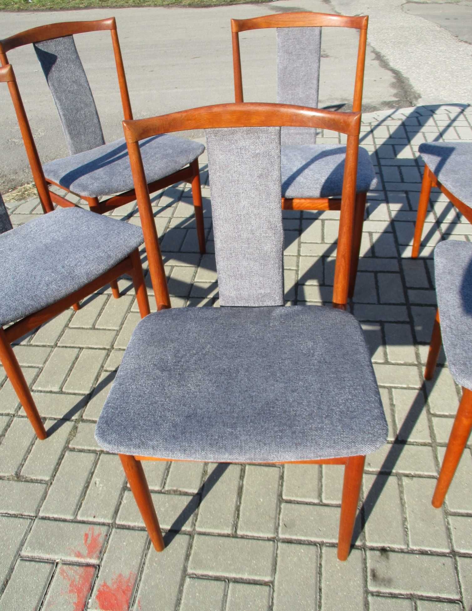 Komplet sześciu krzeseł, Dania, lata 60. Likwidacja sklepu