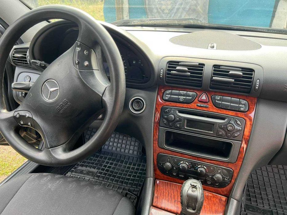 Mercedes-Benz C-Class 2003 2.2 Дизель