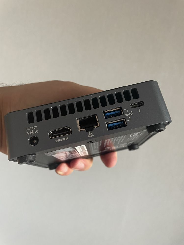 Топ Міні Пк Intel Nuc Bluechip i3 10110u 8ddr4/256Nvme Win10