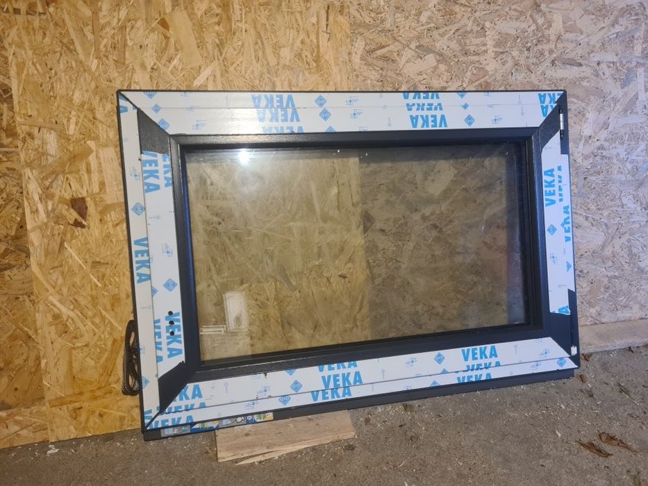 Okno PVC, 3-szybowe, veka, antracyt.
