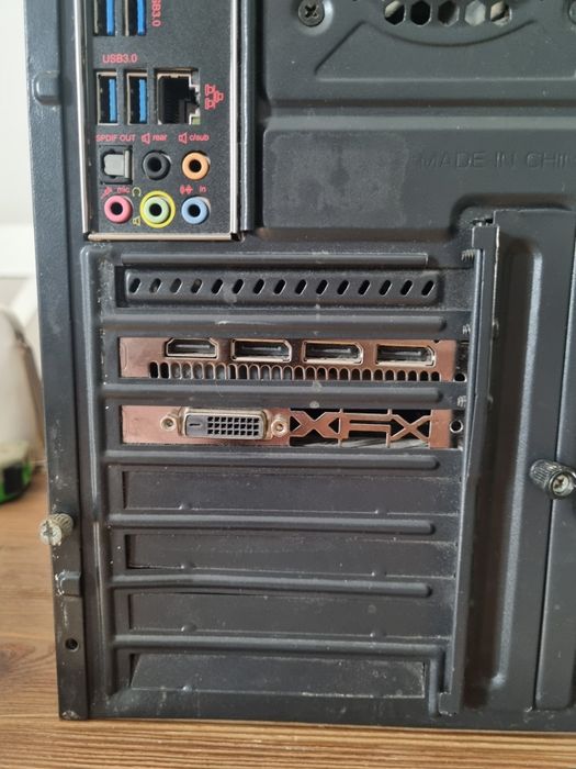 Komputer gamingowy i5/16/ssd/radeon 8gb/24" LED windows pro