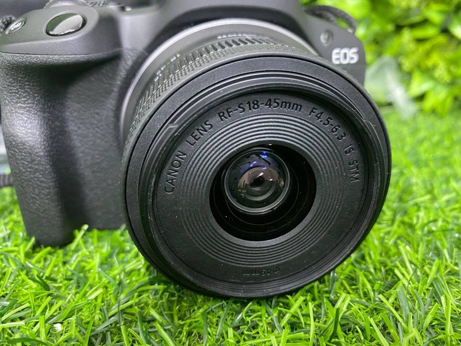 Canon eos r50 18-45mm + br-e1 + dm-e10