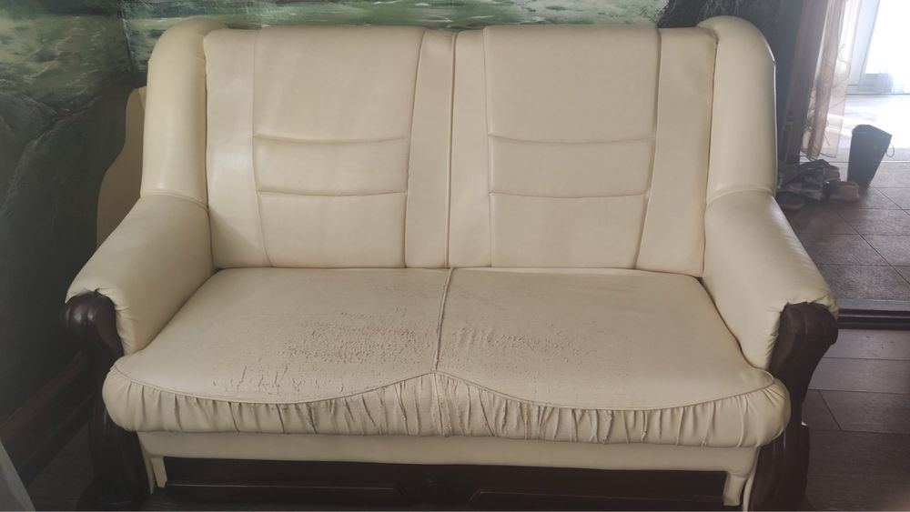 Диван ліжко розкладний шкіряний