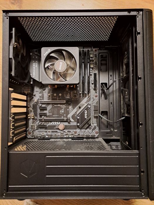 Procesor Ryzen 7 3800X + chłodzenie AMD Wraith Prism